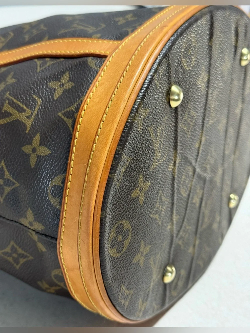 Louis Vuitton Bucket GM Monogram Shoulder Bag - Picture 7 of 16